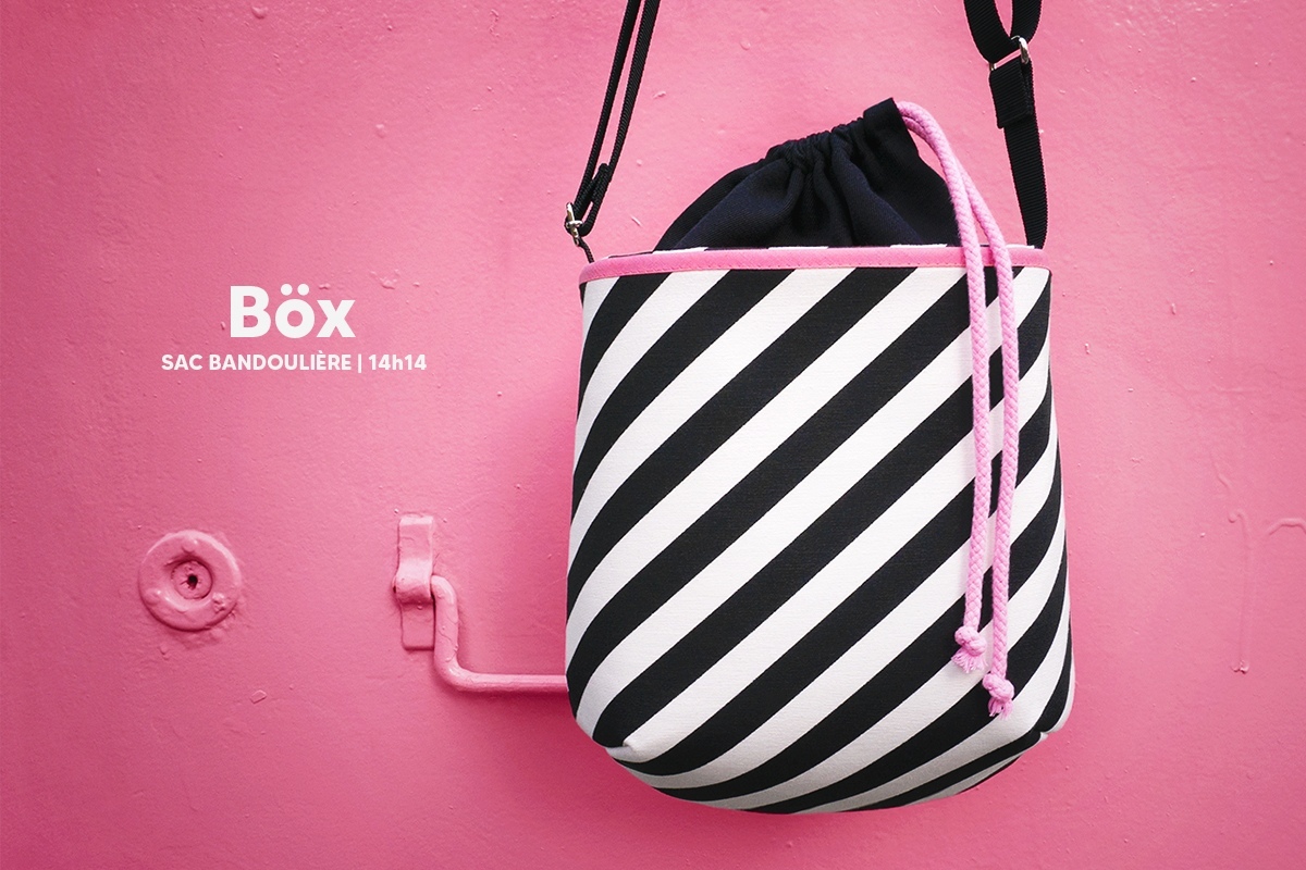 Böx | 2019

Sac bandoulière pensé pour être unique, confortable et pratique.
À chaque modèle, un nouveau style !
Format compact & tenue semi-rigide. Il protège l’essentiel et se referme d’un geste grâce à son lien coulissant intégré.